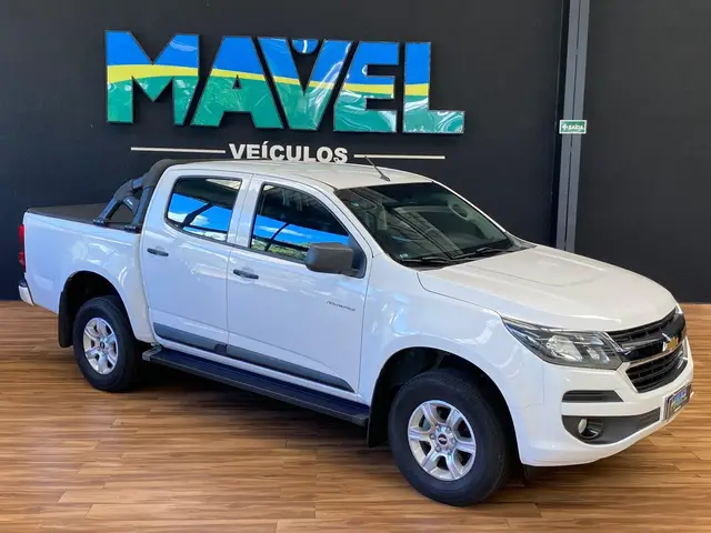 Carro Chevrolet S10 Cabine Dupla 2017 S10 2.5 ECOTEC SIDI Advantage 4x2 (Cabine Dupla)