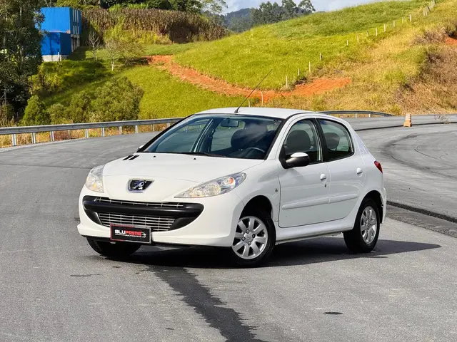 Carro Peugeot 207 2011 Hatch XR Sport 1.4 8V (flex)