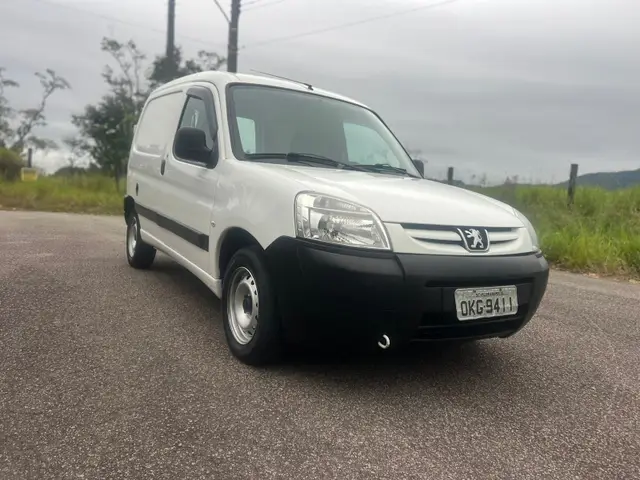 Carro Peugeot Partner 2015 Furgão Porta Lateral 1.6 16V (Flex)