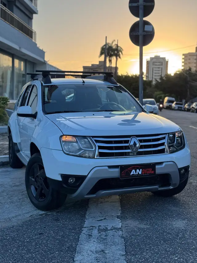 Carro Renault Duster 2016 2.0 16V Dakar 4x4 (Flex)