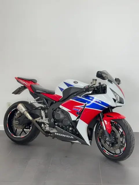 Carro Honda CBR 1000RR 2015 Fireblade (ABS)