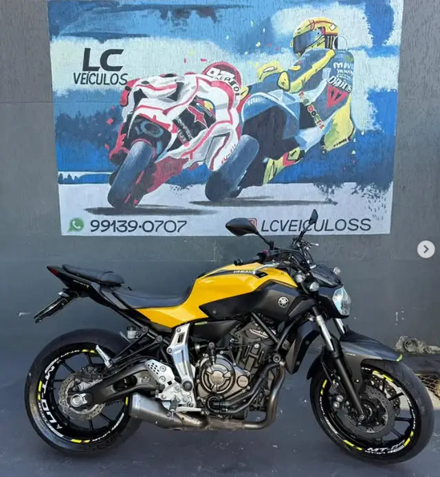 Carro Yamaha MT-07 2017 ABS