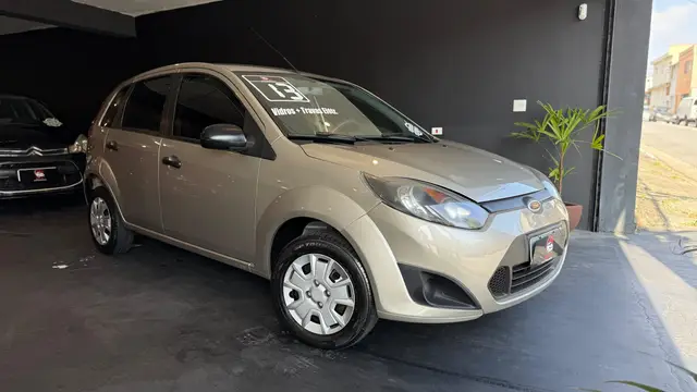 Carro Ford Fiesta Hatch 2013 Rocam 1.0 (Flex)
