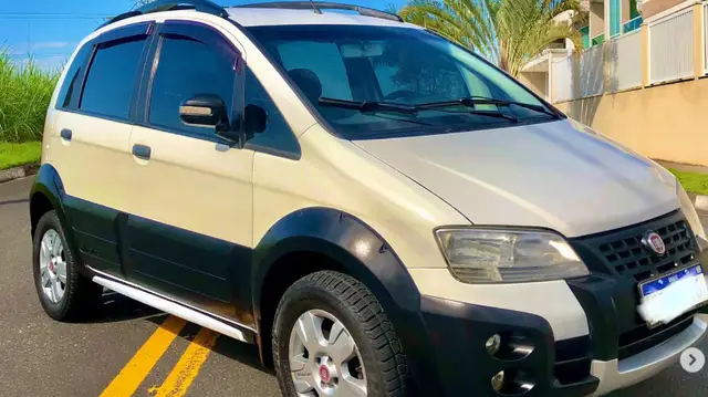Carro Fiat Idea 2010 Adventure 1.8 Dualogic (Flex)
