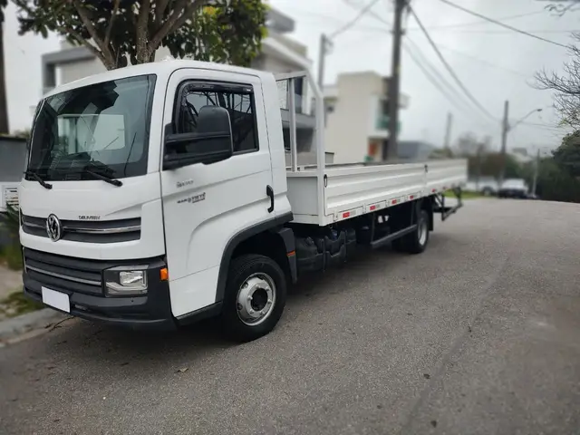 Carro Volkswagen 9.170 2021 Delivery 2p (diesel)(E5)