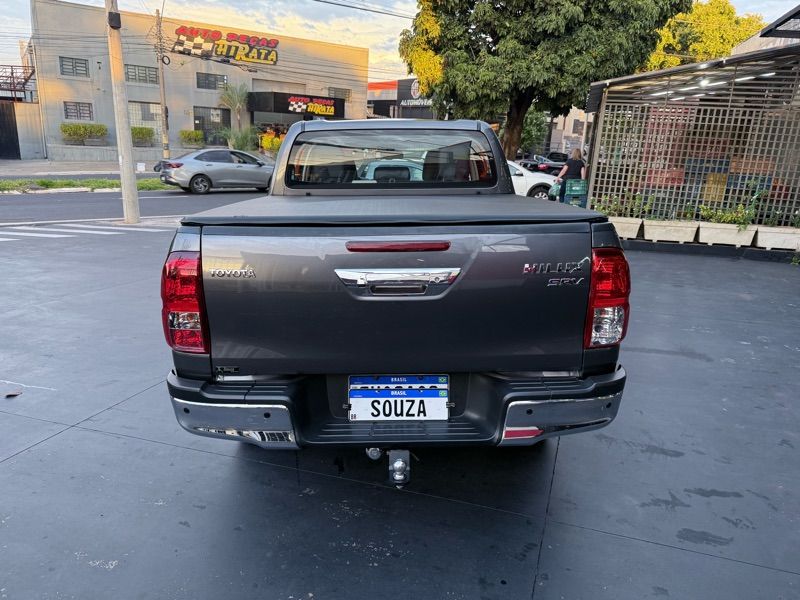 Toyota Hilux Cabine Dupla