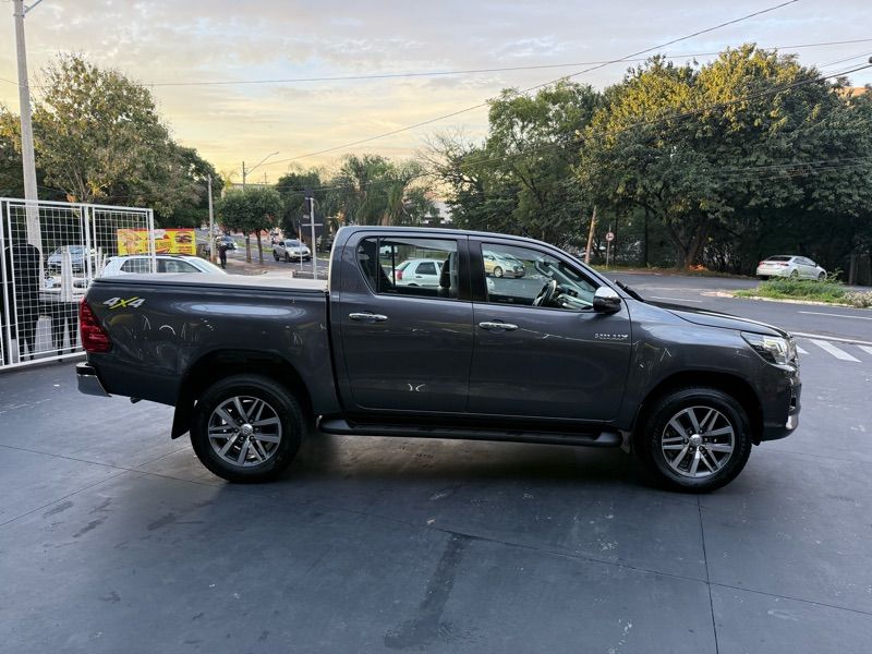 Toyota Hilux Cabine Dupla