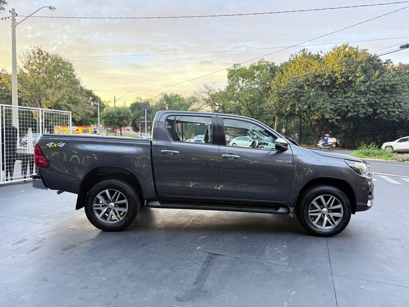 Toyota Hilux Cabine Dupla
