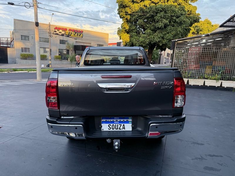 Toyota Hilux Cabine Dupla