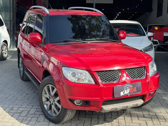Carro Mitsubishi Pajero TR4 2013 2.0 16V 4x2 (Flex) (Aut)