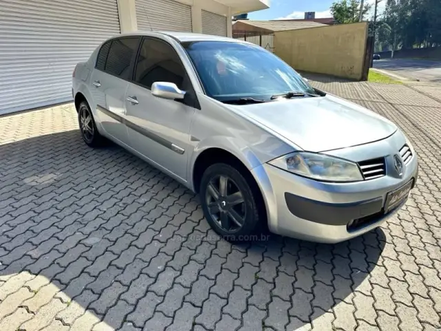 Carro Renault Megane Sedan 2008 Mégane Sedan Dynamique 1.6 16V (flex)