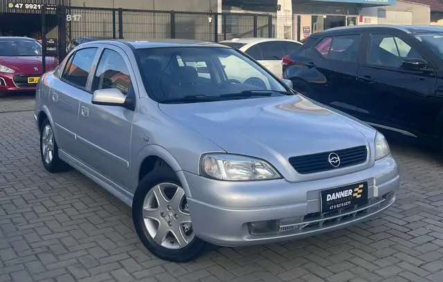Carro Chevrolet Astra Sedan 2001 GL Milenium 1.8 MPFi