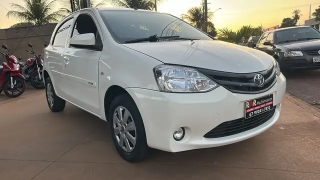 Carro Toyota Etios 2014 1.3 (Flex)