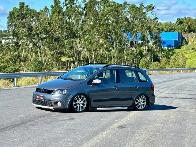 Carro Volkswagen SpaceCross 2013 1.6 8V (Flex)