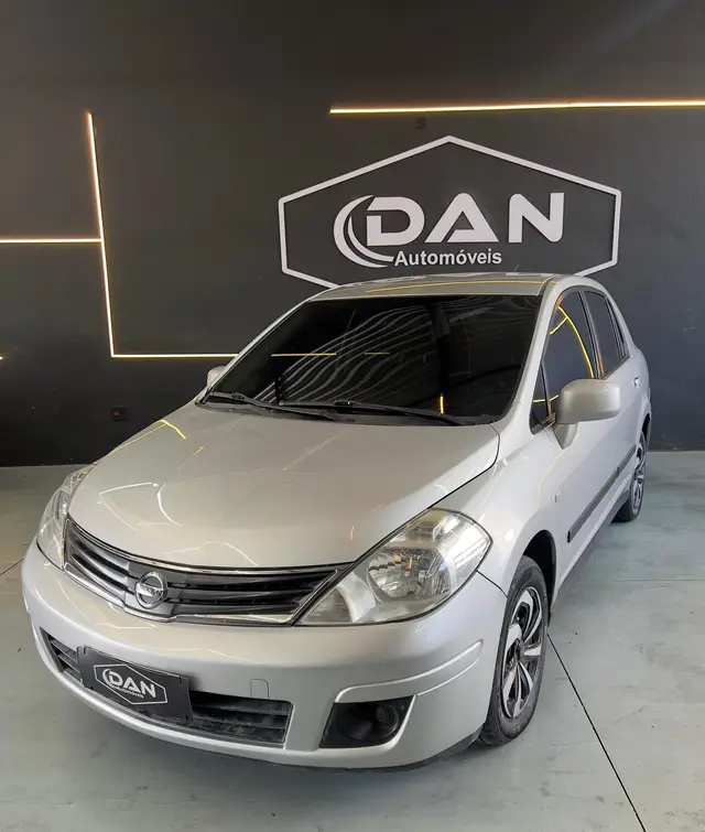 Carro Nissan Tiida Sedan 2012 1.8 16V (Flex)
