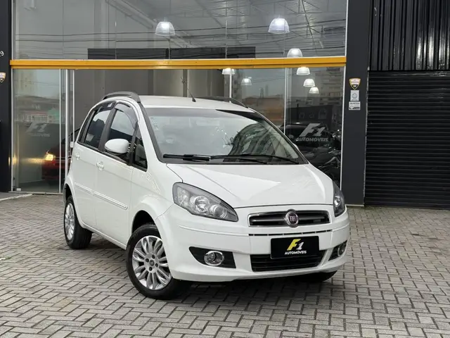 Carro Fiat Idea 2012 Attractive 1.4 8V (Flex)