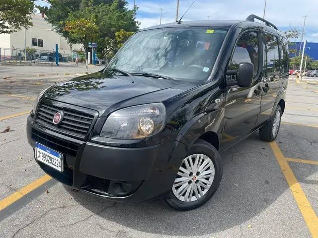 Carro Fiat Doblò 2020 Essence 1.8 16V (Flex)