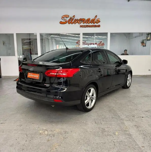 Carro Ford Focus Sedan 2016 Titanium 2.0 PowerShift