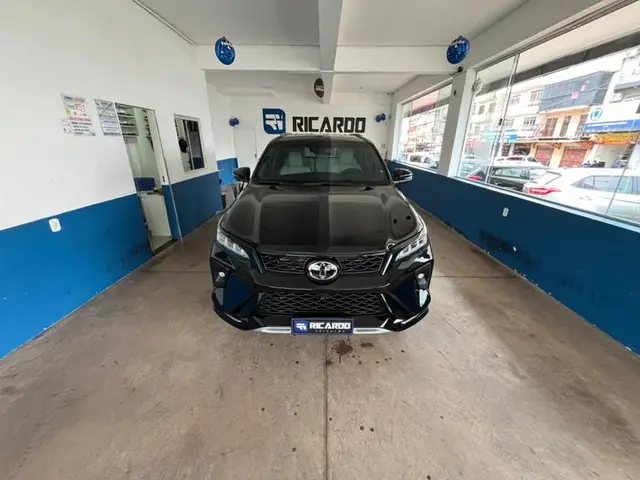 Carro Toyota SW4 2024 Diamond  2.8 Turbodiesel 4x4 (Aut.)