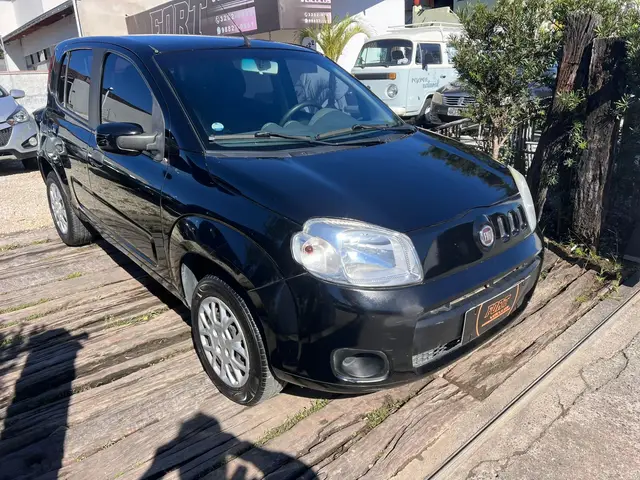 Carro Fiat Uno 2015 Vivace Italia 1.0 8V (Flex) 4p