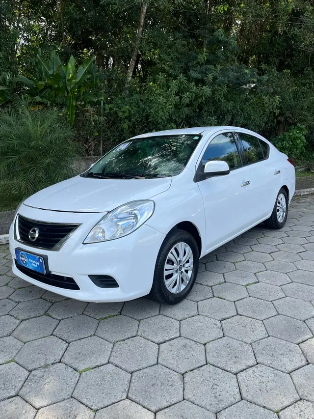 Carro Nissan Versa 2014 1.6 16V SV (Flex)