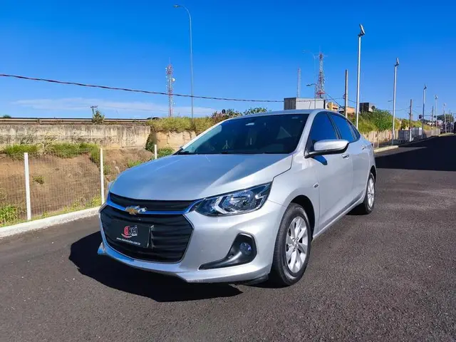 Carro Chevrolet Onix Plus 2020 1.0 LTZ Turbo (Flex)