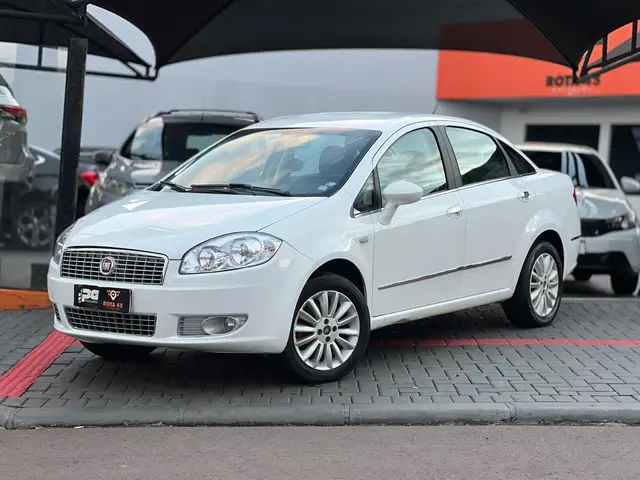 Carro Fiat Linea 2014 Essence 1.8 16V (Flex)