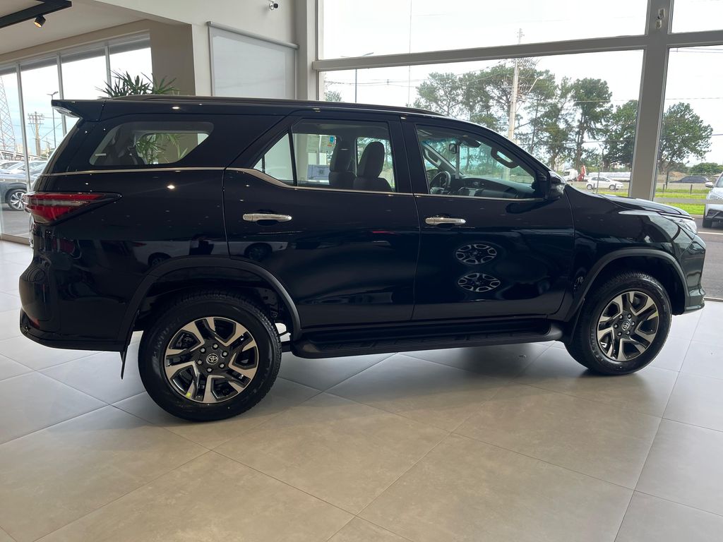 SW4 SRX Platinum 2.8 Turbodiesel 4x4 (Aut.) (7 Lugares)
