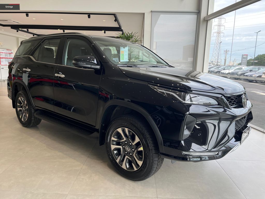 SW4 SRX Platinum 2.8 Turbodiesel 4x4 (Aut.) (7 Lugares)