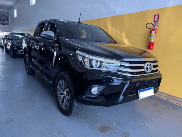 Carro Toyota Hilux Cabine Dupla 2016 Hilux 2.8 TDI SRX CD 4x4 (Aut)