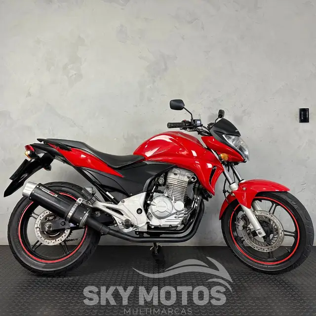 Carro Honda CB 300R 2014 Standard