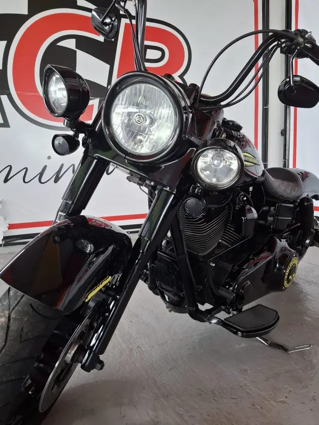 Carro Harley-Davidson Dyna 2014 Switchback