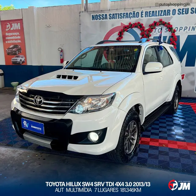 Carro Toyota Hilux SW4 2013 SRV 3.0 TDI 4X4 (5 Lugares)