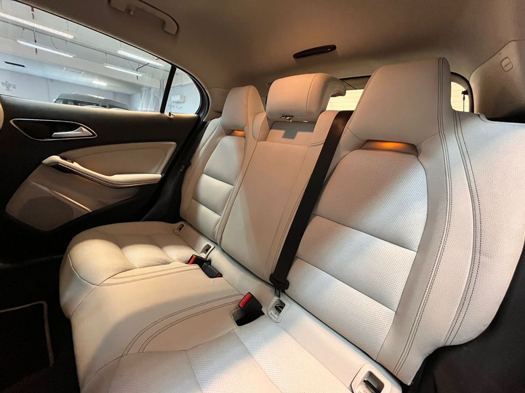 GLA 200 GLA 200 1.6 Style