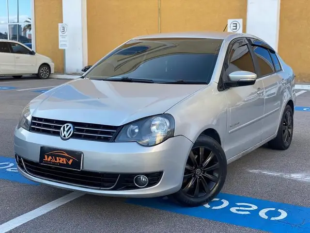 Carro Volkswagen Polo Sedan 2013 1.6 8V (Flex)