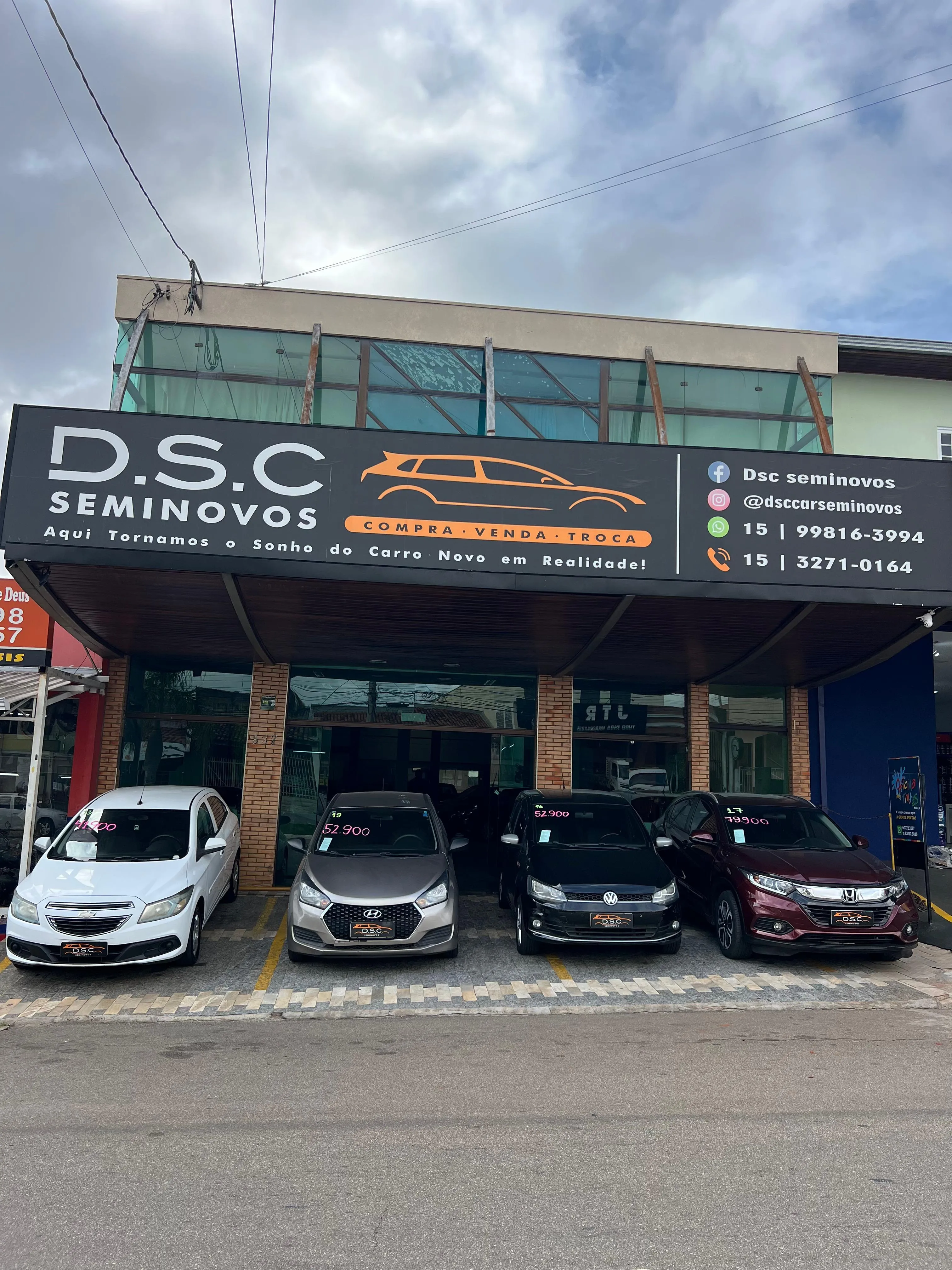 Fachada da loja Veículos à venda em D S C SEMINOVOS - Itapetininga - SP | Mobiauto
