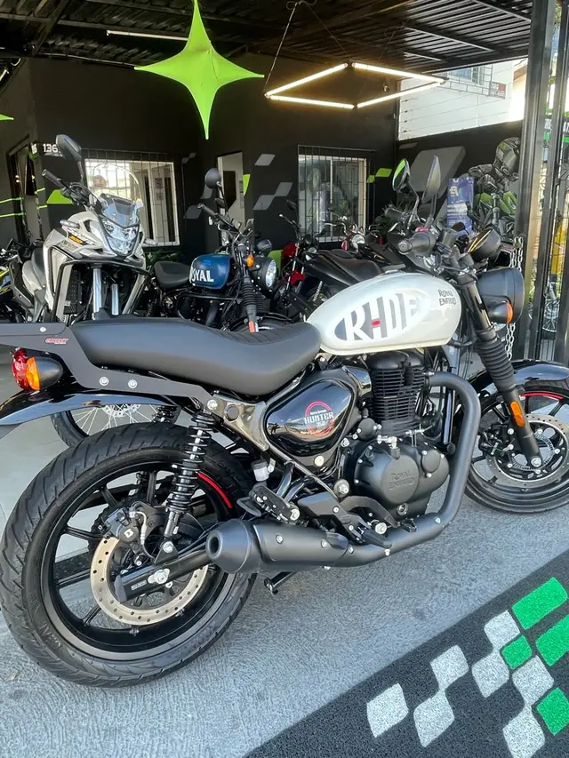 Carro Royal Enfield Hunter 350 2024 Dapper
