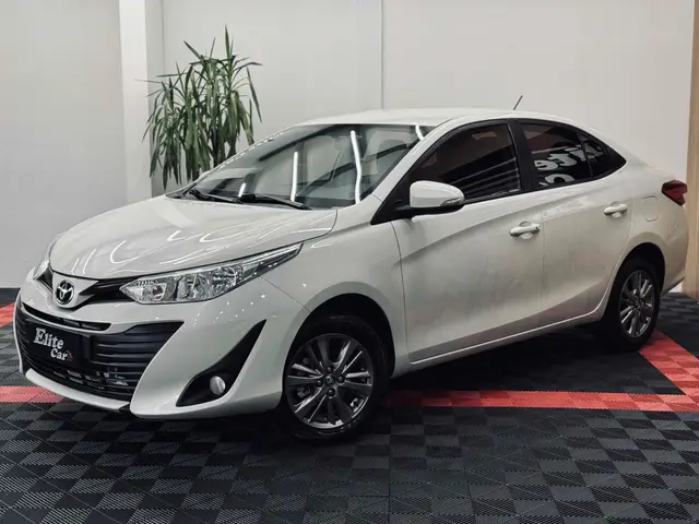 Carro Toyota Yaris Sedan 2020 1.5 XL Plus Tech CVT (Flex)