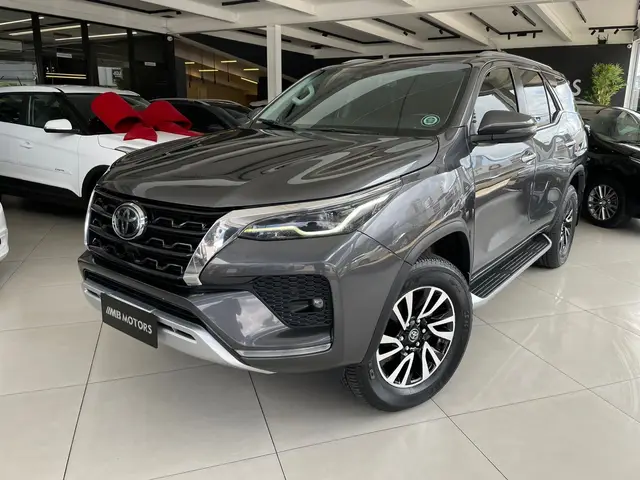 Carro Toyota SW4 2021 SRX 2.8 turbodiesel 7L 4x4 (Aut)