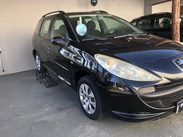 Carro Peugeot 207 2009 Hatch XR 1.4 8V (flex) 4p