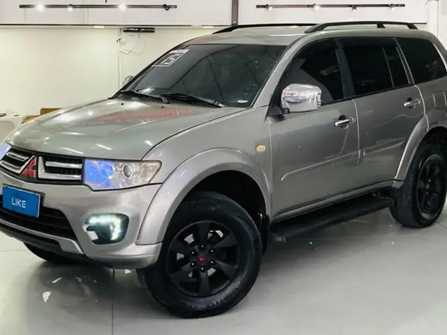 Carro Mitsubishi Pajero Dakar 2015 3.2 DI-D HD 4WD