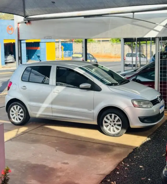 Carro Volkswagen Fox 2011 1.0 8V (Flex) 2p