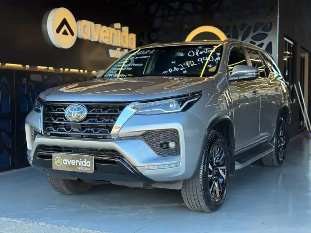 Carro Toyota SW4 2021 SRX 2.8 turbodiesel 7L 4x4 (Aut)