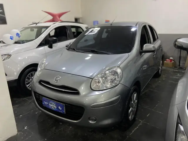 Carro Nissan March 2013 1.0 16V S (Flex)