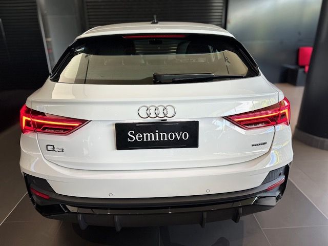 Q3 Sportback Performance Black 2.0