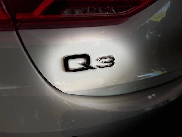 Q3 Sportback Performance Black 2.0