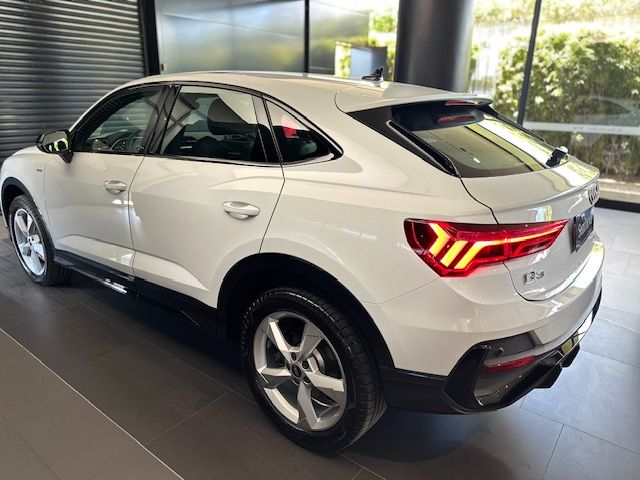 Q3 Sportback Performance Black 2.0