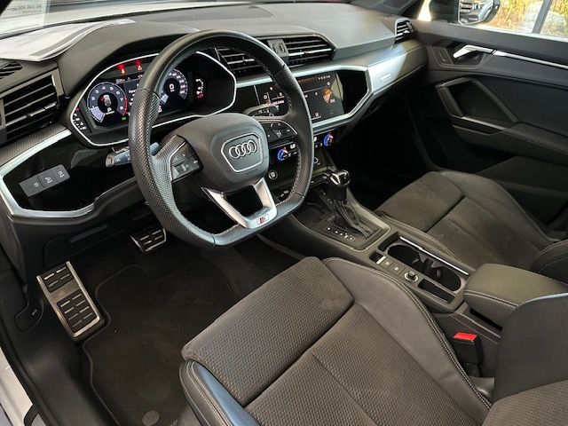 Q3 Sportback Performance Black 2.0