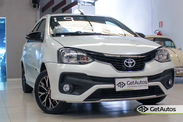 Carro Toyota Etios Sedan 2019 Platinum 1.5 (Aut) (Flex)