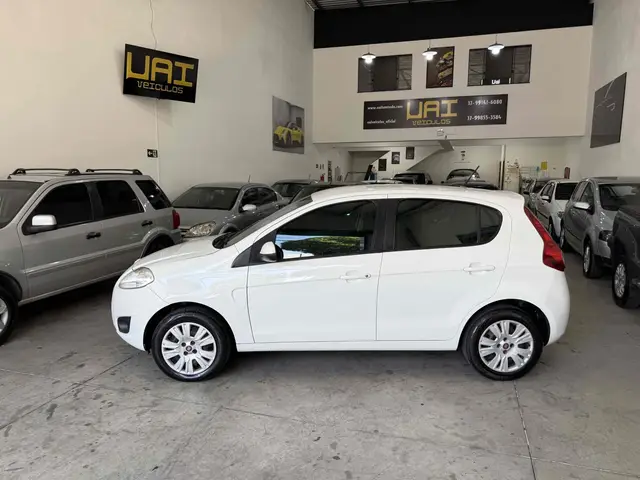 Carro Fiat Palio 2015 Essence 1.6 16V (Flex)